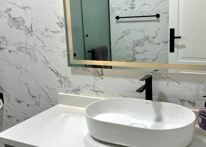 Stylish 2bd 2bath Regency Towers Apartamento *
